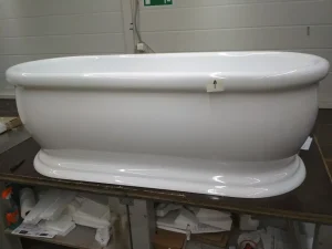 Акриловая ванна BelBagno BB03